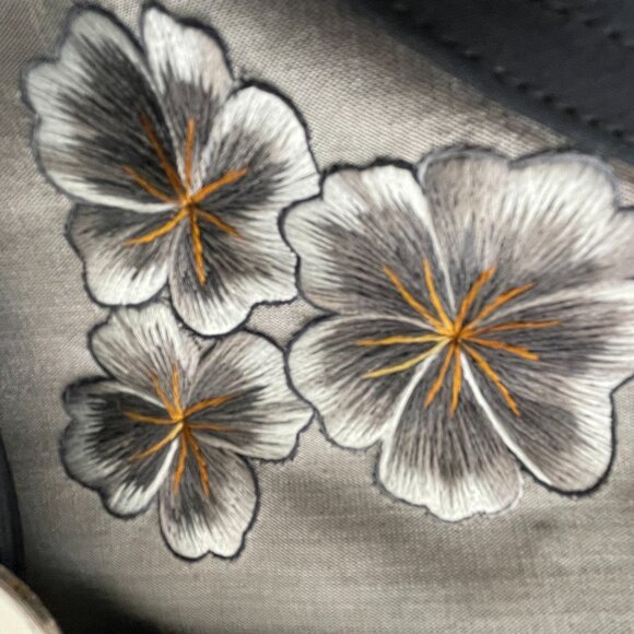 Embroidered Silk Shoulder Purse Black Gray Flowers Concubine Canada - Picture 8 of 8